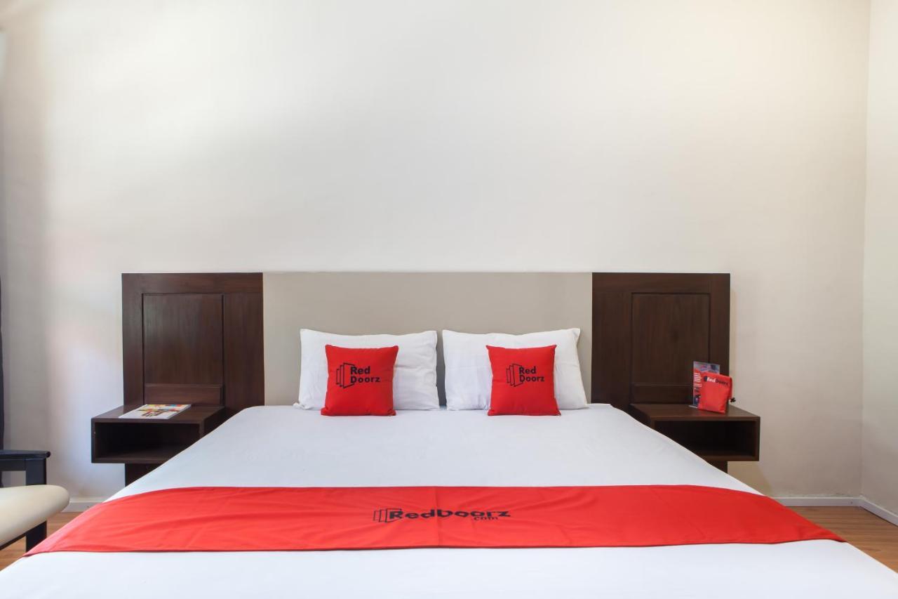 Reddoorz Plus Near Mall Roxy Banyuwangi Banyuwangi (East Java) Exterior foto