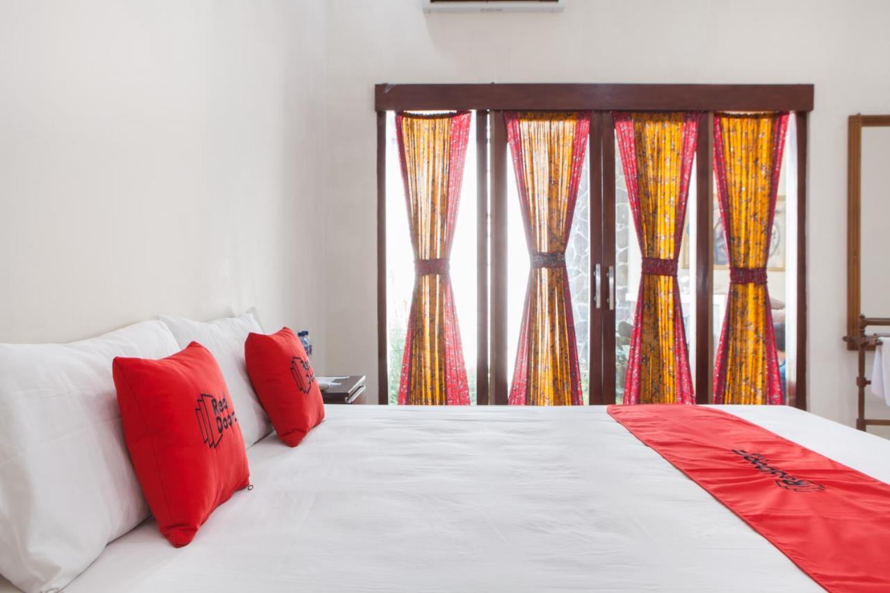 Reddoorz Plus Near Mall Roxy Banyuwangi Banyuwangi (East Java) Exterior foto
