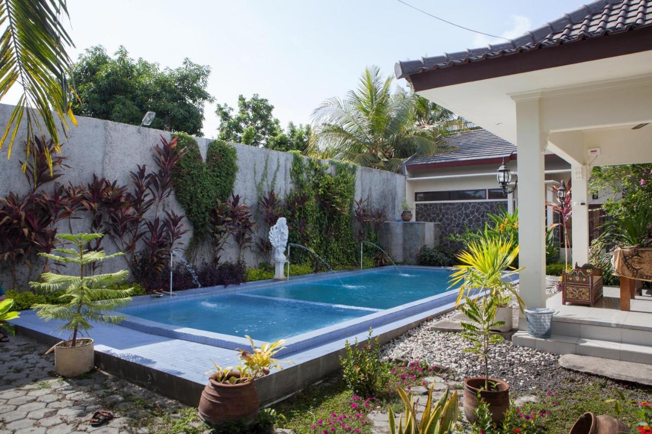 Reddoorz Plus Near Mall Roxy Banyuwangi Banyuwangi (East Java) Exterior foto